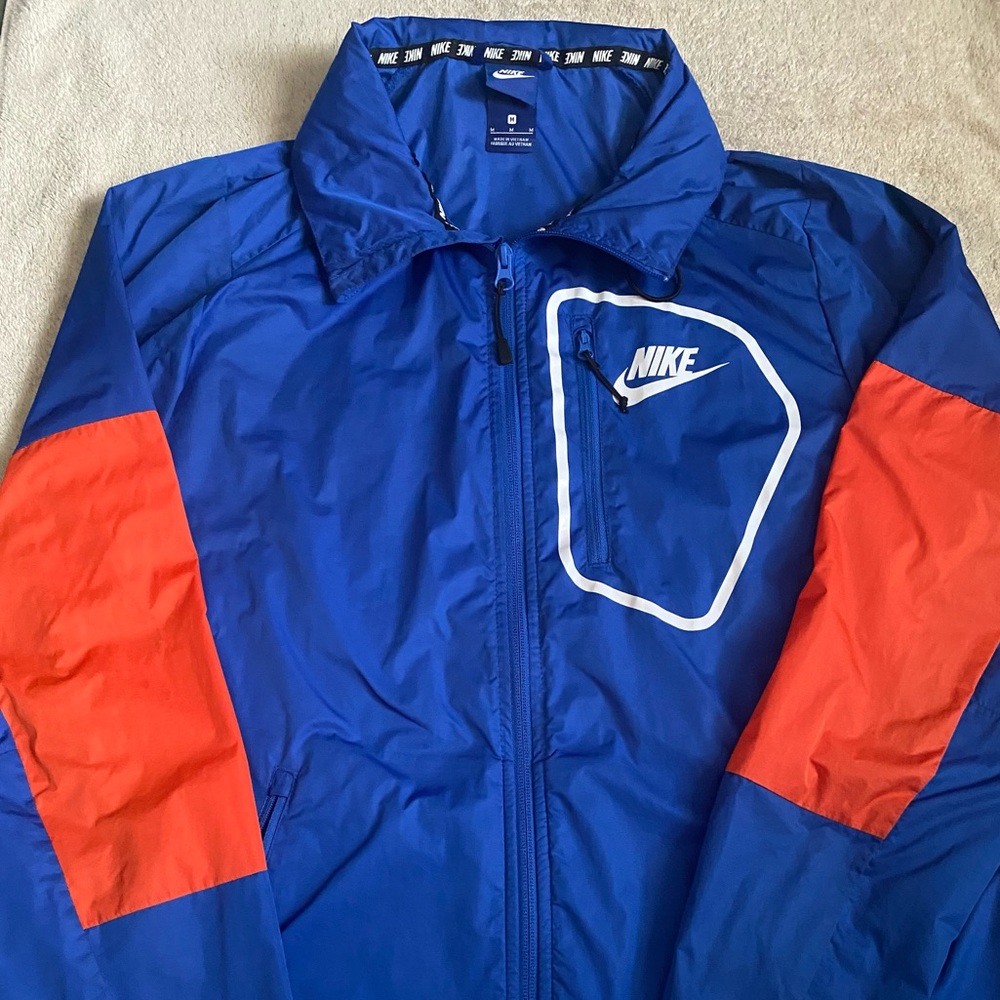 Men’s Nike windbreaker